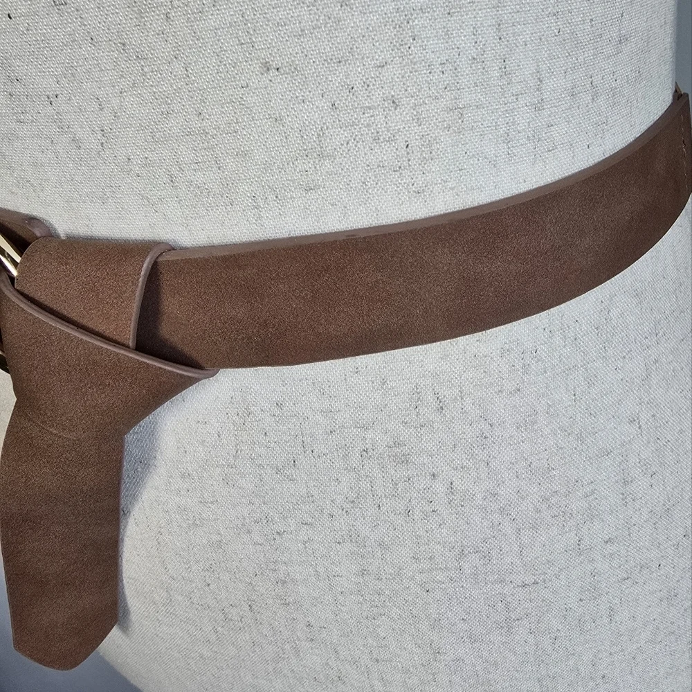 BCBGeneration New Tan Cognac O-Ring Knot Vegan Leather Statemen Belt Size M/L